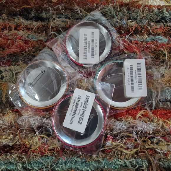 GOLDEN GIRLS Presidential Pins - Picture 2 of 2